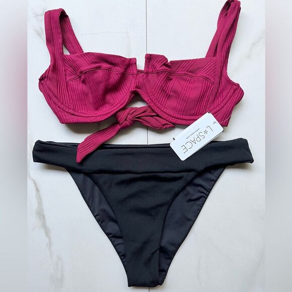 Nwt l*space camellia Cabernet red velvet wire top ribbed black bottom - Picture 1 of 5